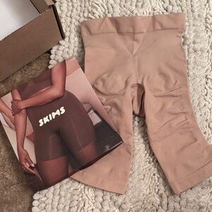 SKIMS Sculpting Short